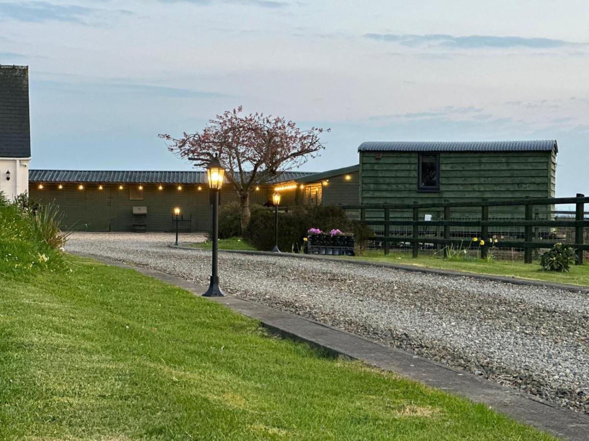 Stags Hide Hotell Minwear Exteriör bild