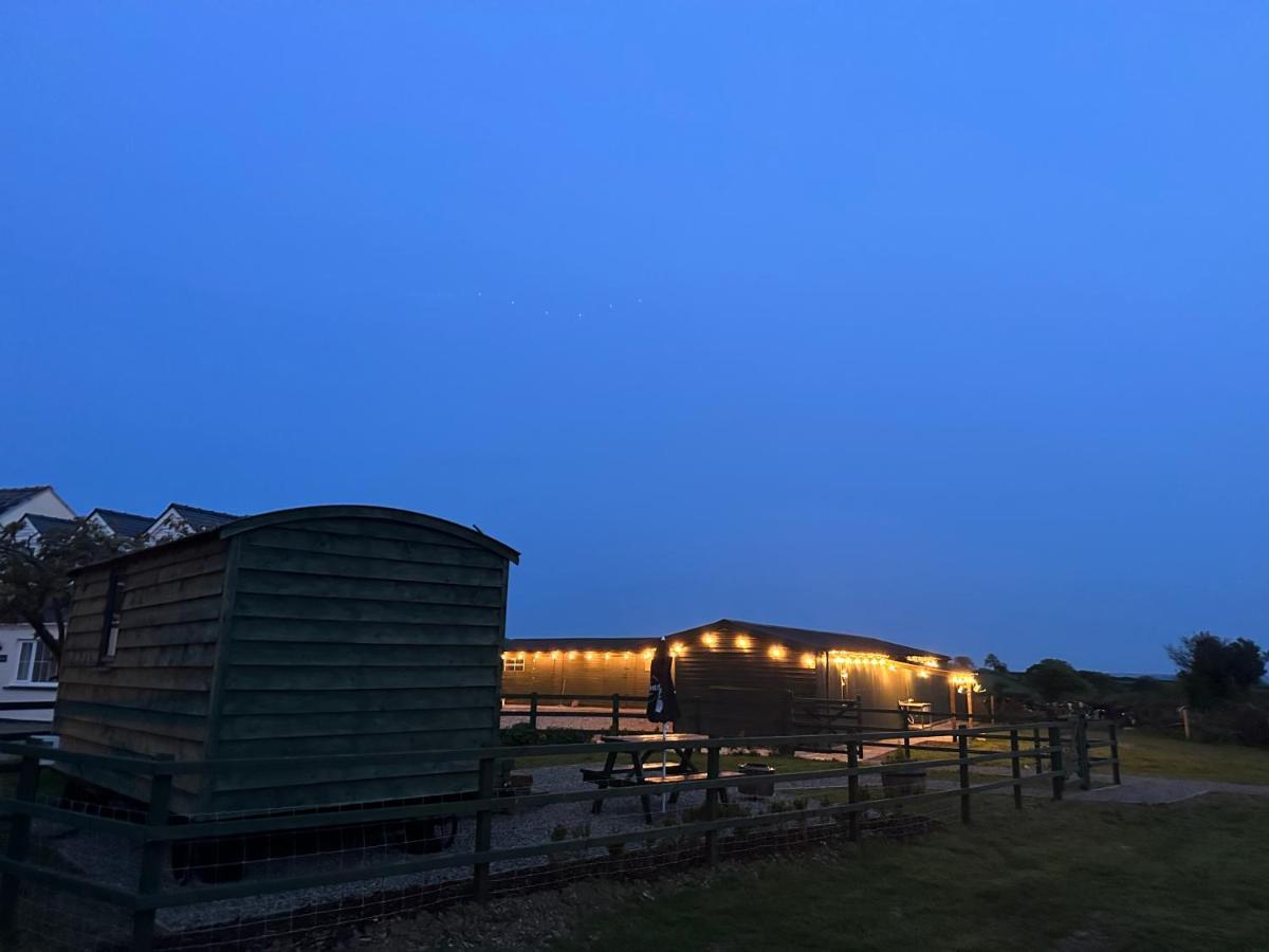 Stags Hide Hotell Minwear Exteriör bild