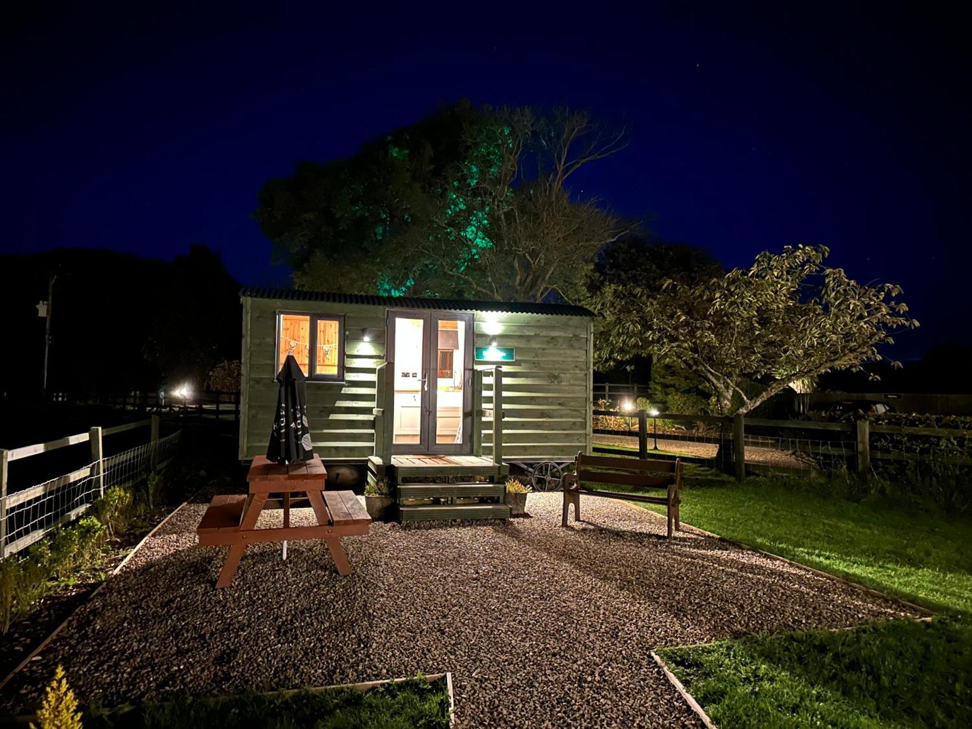 Stags Hide Hotell Minwear Exteriör bild