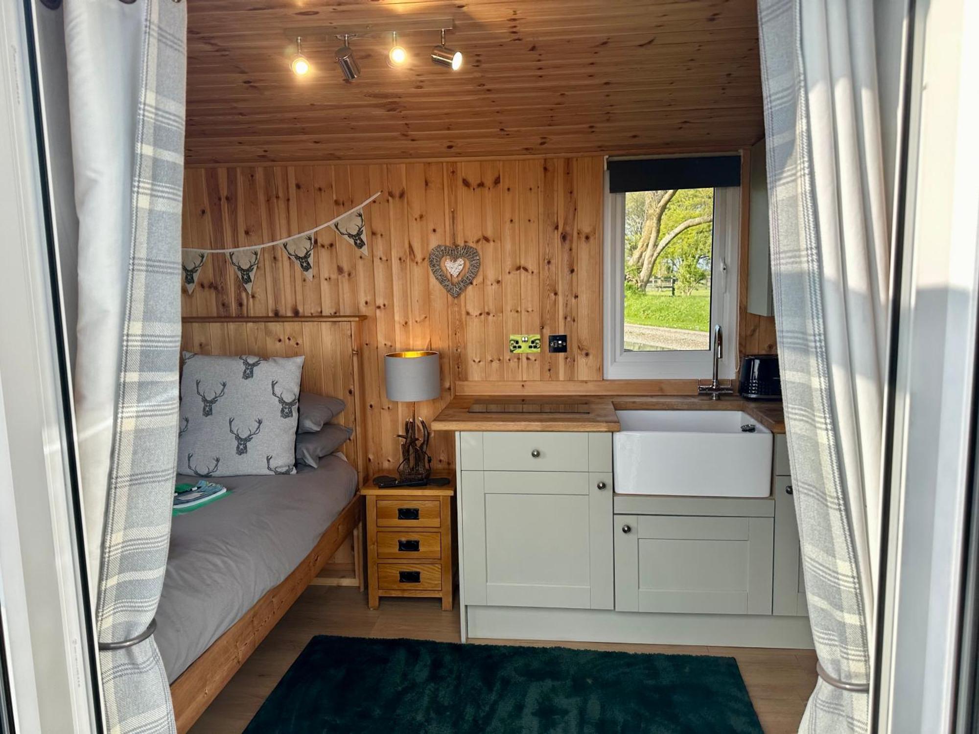 Stags Hide Hotell Minwear Exteriör bild